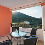 3 - Modern With Garden 80m From דירה *