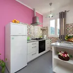 3 - Modern With Garden 80m From