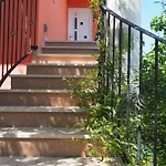 דירה 3 - Modern With Garden 80m From