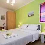 3 - Modern With Garden 80m From דירה Vinišće
