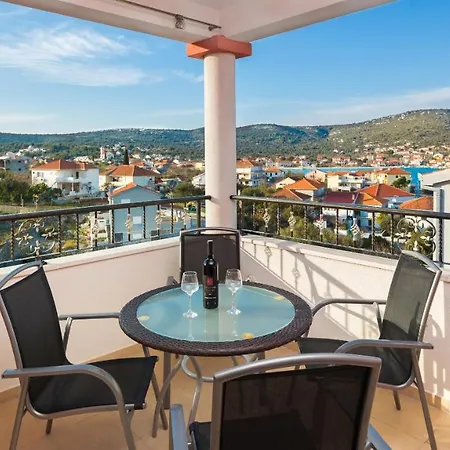 3 - Modern With Garden 80m From Vinisce