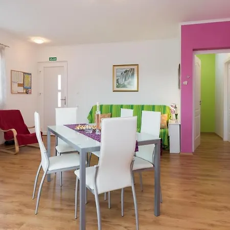 3 - Modern With Garden 80m From *