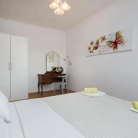 3 - Modern With Garden 80m From Apartment