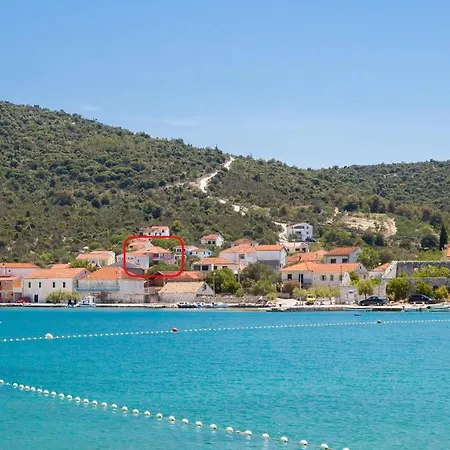 Apartment 3 - Modern With Garden 80m From