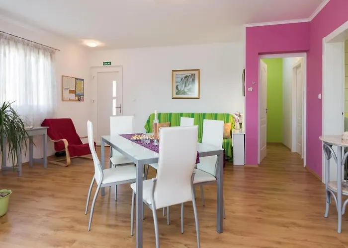 3 - Modern With Garden 80m From *
