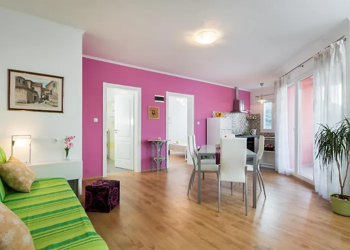 3 - Modern With Garden 80m From Daire