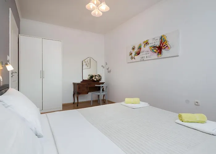 3 - Modern With Garden 80m From Daire