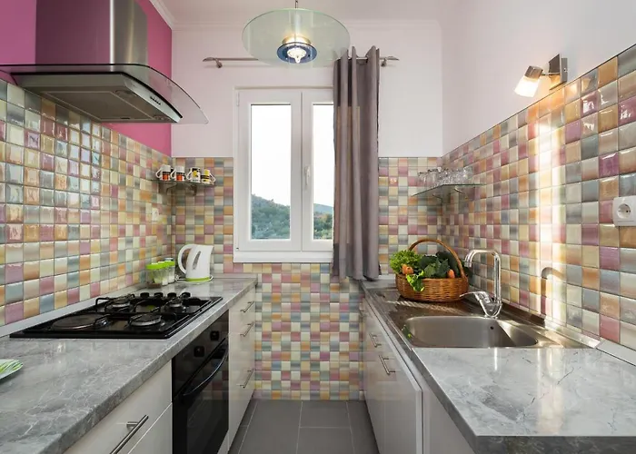 3 - Modern With Garden 80m From *