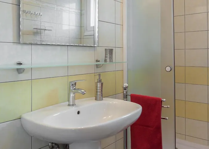 3 - Modern With Garden 80m From Daire *