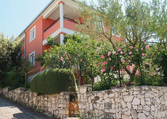 3 - Modern With Garden 80m From *